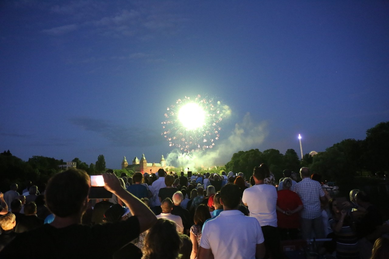 Riverboat zum Abschlussfeuerwerk des Aschaffenburger Volksfestes