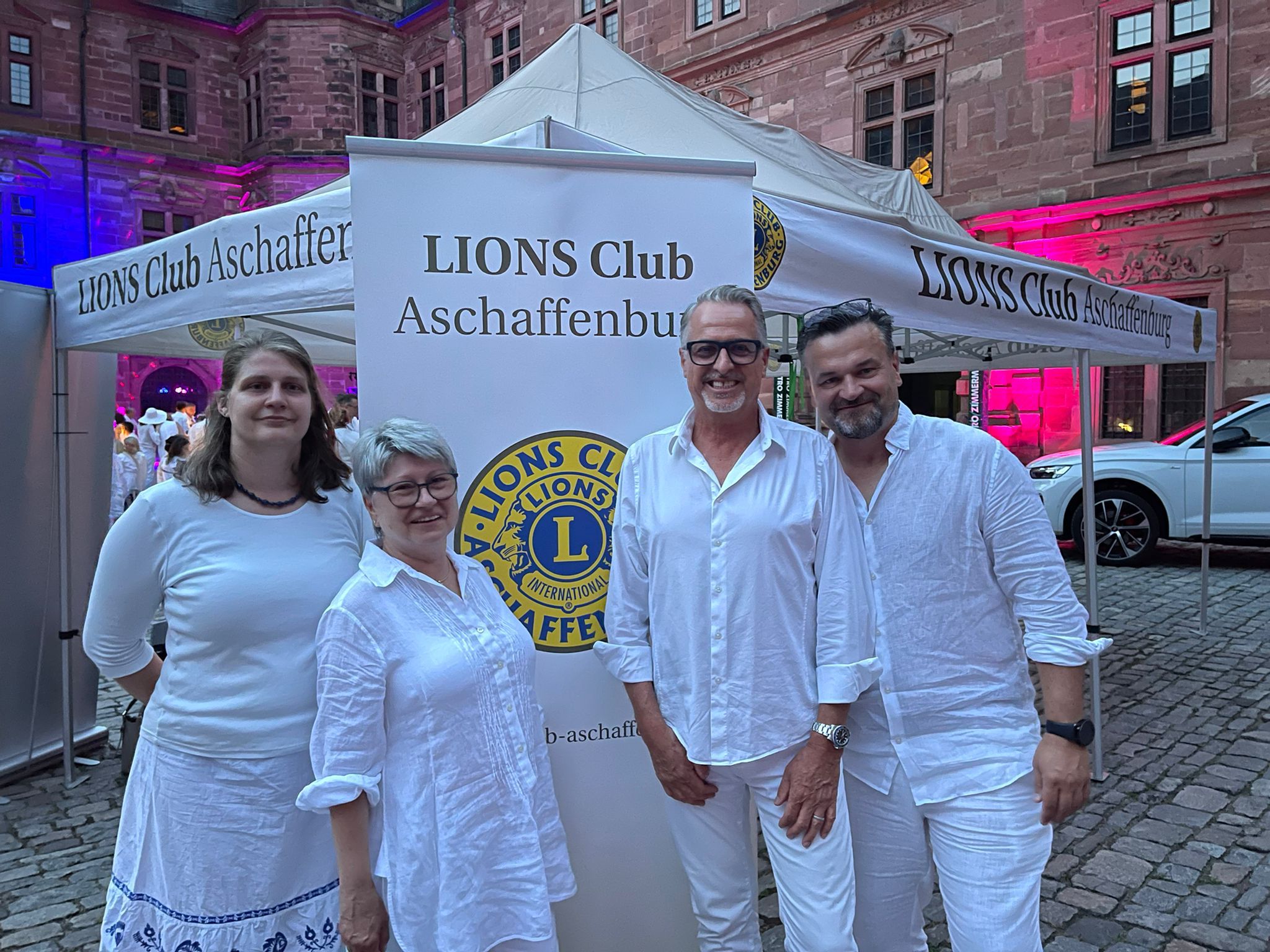 Spendenübergabe Diner en blanc 2022 Aschaffenburg Lions